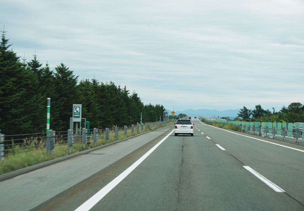 北海道高速道路上のオービス
